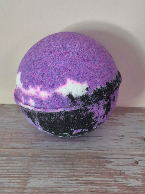 Amber Black Current Bath Bomb
